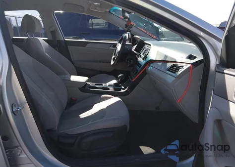 2015 Hyundai Sonata Se z USA, uszkodzony, nr VIN 5NPE24AF8FH216894